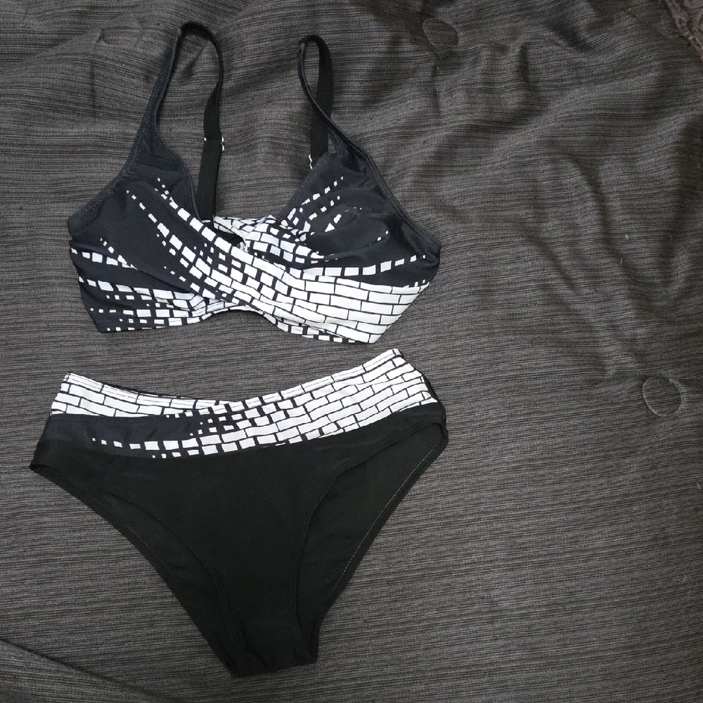 Black and White Women's Swimwear Set